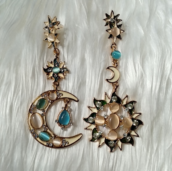 🎈NEW Gold Sun Moon Blue Celestial Dangle Earrings - Picture 6 of 7